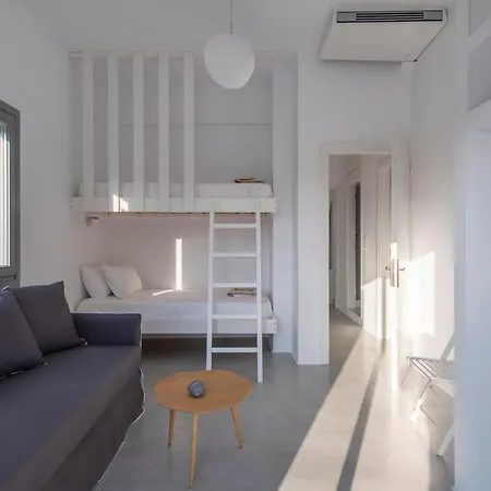 Parikia's Crossroad 3 Bedroom House Διαμέρισμα