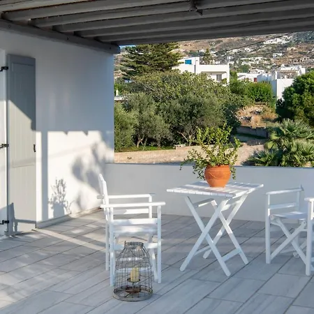 Parikia's Crossroad 3 Bedroom House Πάρος