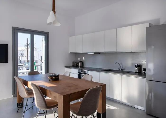 Parikia's Crossroad 3 Bedroom House Διαμέρισμα