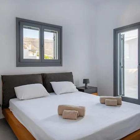 Parikia's Crossroad 3 Bedroom House Apartment Páros