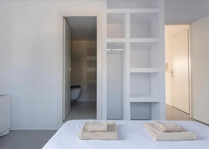 Parikia's Crossroad 3 Bedroom House