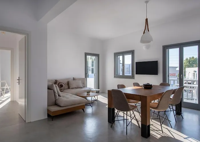 Parikia's Crossroad 3 Bedroom House Apartment Parikia (Paros)