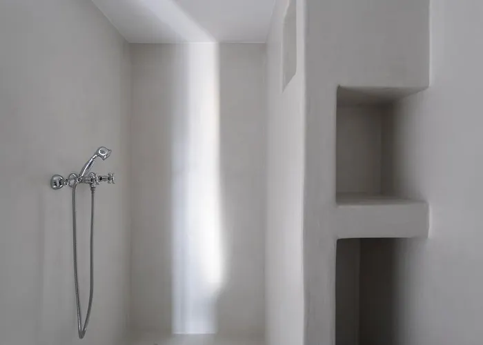 Parikia's Crossroad 3 Bedroom House